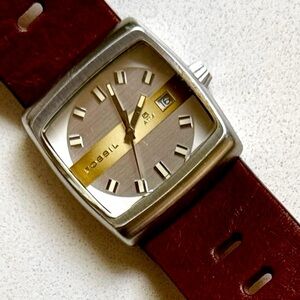Vintage Unisex Fossil Watch with Brown Leather Strap JR-8253